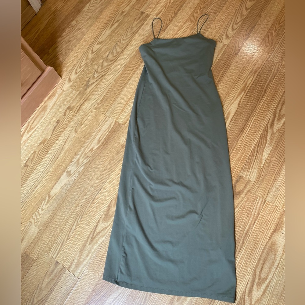 Army green ankle length dress size small IN LIKE NEW CON
